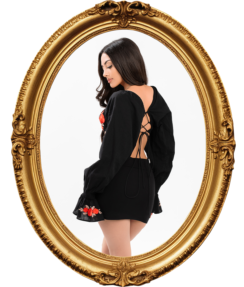 Flor Negra Embroidered Top
