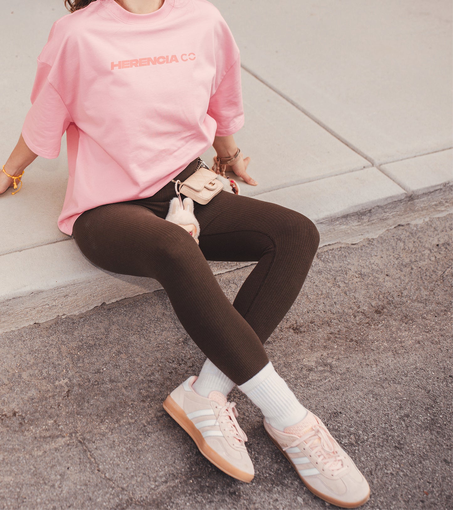 Todo A Su Tiempo Oversized Tee