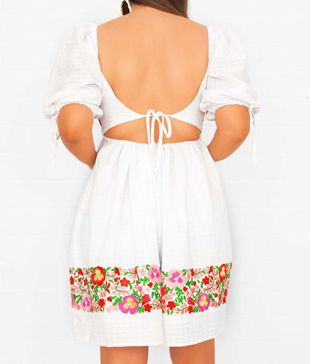 Niña Buena Embroidered Dress